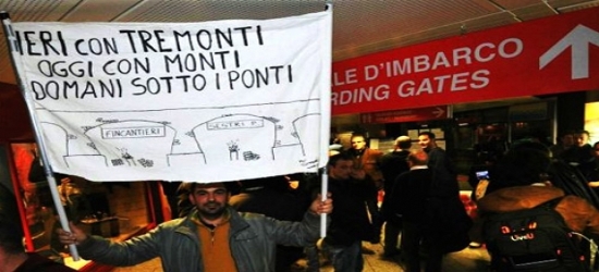 La lezione degli operai di Genova Stanchi dei soliti tiraemolla, preoccupati per il destino dei cantieri in cui lavorano, oggetto di un pesante processo di ristrutturazione come tutto il gruppo […]