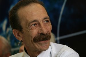 Continuano le difficoltà per Telejato ed, il suo direttore Pino Maniaci. Da sempre, bersaglio della mafia per la sua costante attività di contrasto ad essa. Adesso, nuove minacce. «Hai rovinato […]