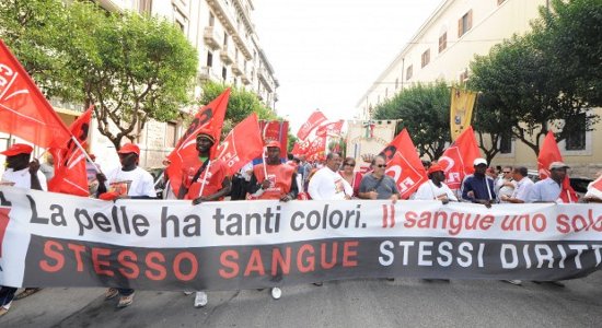 La condizione dei lavoratori immigrati nel settore dell’agricoltura, come in altri, è intollerabile. Discutiamo di questa condizione e della risposta che i lavoratori immigrati iniziano a dare: le lotte, a […]