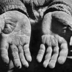 mani_povero