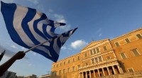 Fonte: http://www.rifondazione.it/primapagina/?p=18969 di Roberta Fantozzi Con la pistola alla tempia dell’asfissia per mancanza di liquidità e della “grexit” perseguita dalla Germania, con un rapporto di forza di 18 governi a […]