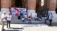 L’emergenza sanitaria nella sua complessità ha messo in luce gravi mancanze del nostro sistema statale, dato da decine di anni di “riforme” sbagliate, di tagli forsennati giustificati solamente da una […]