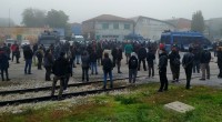 Questa mattina, alle prime ore dell’alba, decine di uomini in assetto antisommossa, dopo aver bloccato l’ingresso del Centro sociale Rivolta, hanno eseguito una perquisizione che si é conclusa attorno alle […]