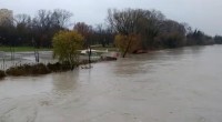 Strade che franano, paesi isolati, aree golenali invase dai fiumi, litorali erosi. Tutto previsto e prevedibile, come erano prevedibili e sono previsti gli effetti devastanti dei cambiamenti climatici su un […]